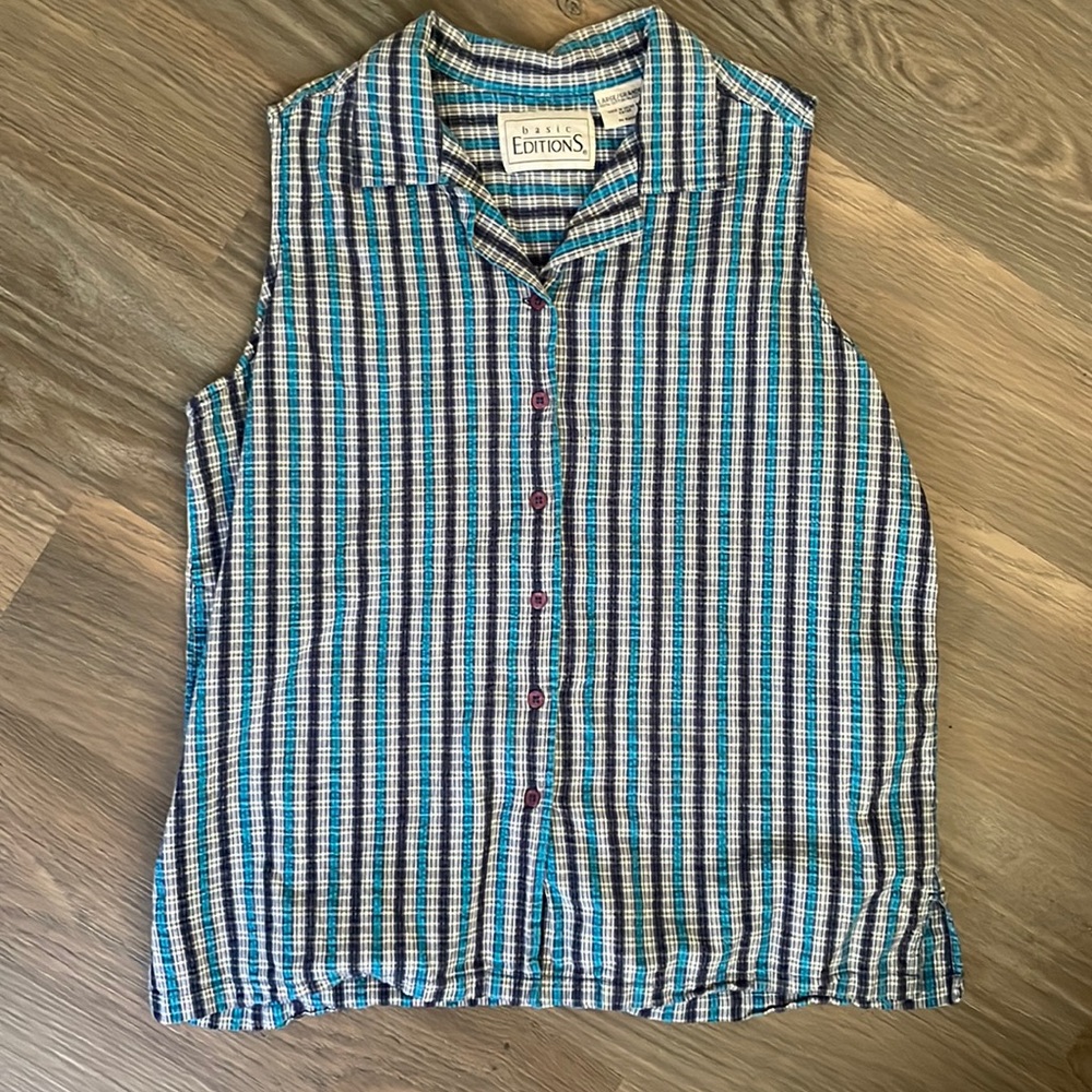 Vintage Basic Editions 100% cotton sleeveless button down top